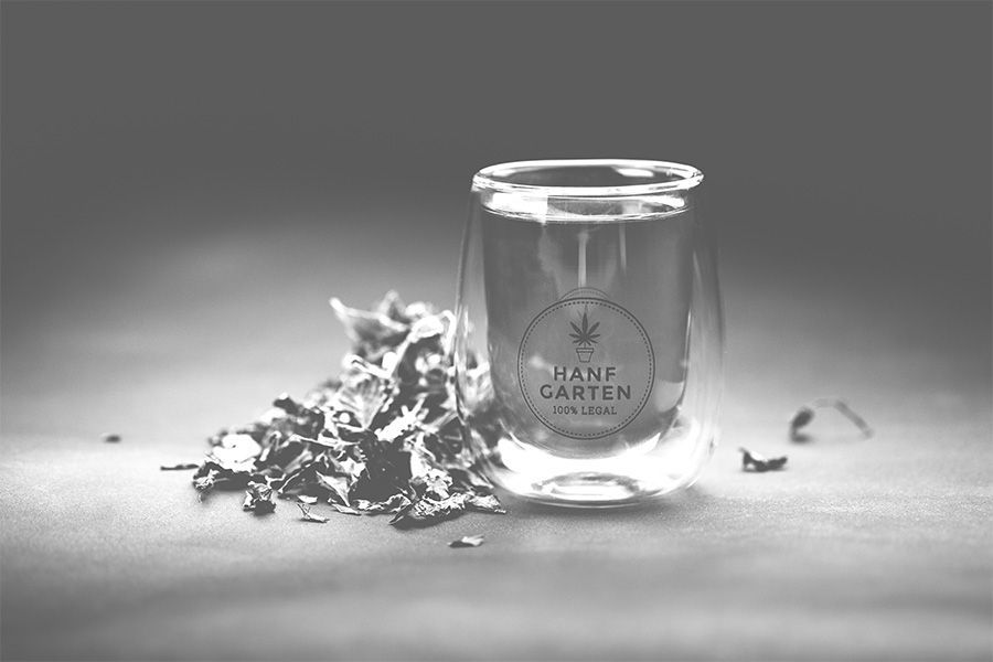 Mit Kräutern mischen